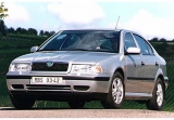 Čelní sklo ŠKODA OCTAVIA I r.v. 1996-2010 - tónované zelené + zelený pruh