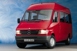 Čelní sklo MERCEDES SPRINTER r.v. 1995-2006 - tónované zelené + zelený pruh